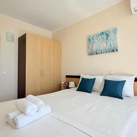 Panoramic Sea & Pool Views - C204 Apartman Obzor